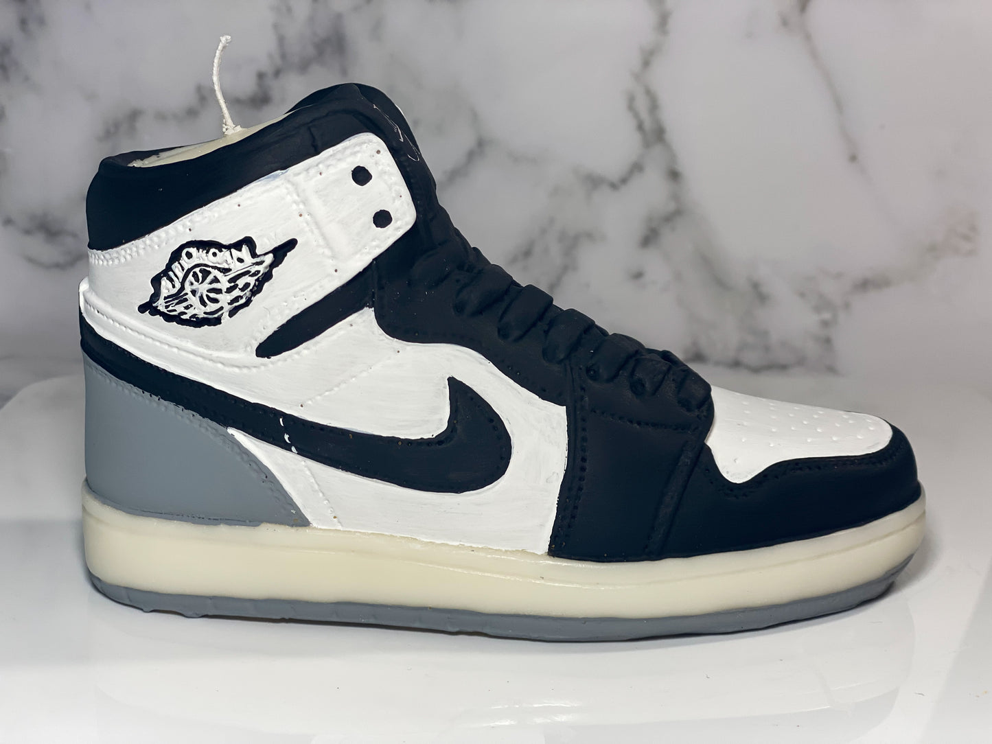 No. 1 Candle-White/Black/Gray